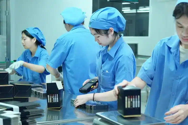 Cosmetics private-label packaging team at a selected YIFA PLAZA supplier facility