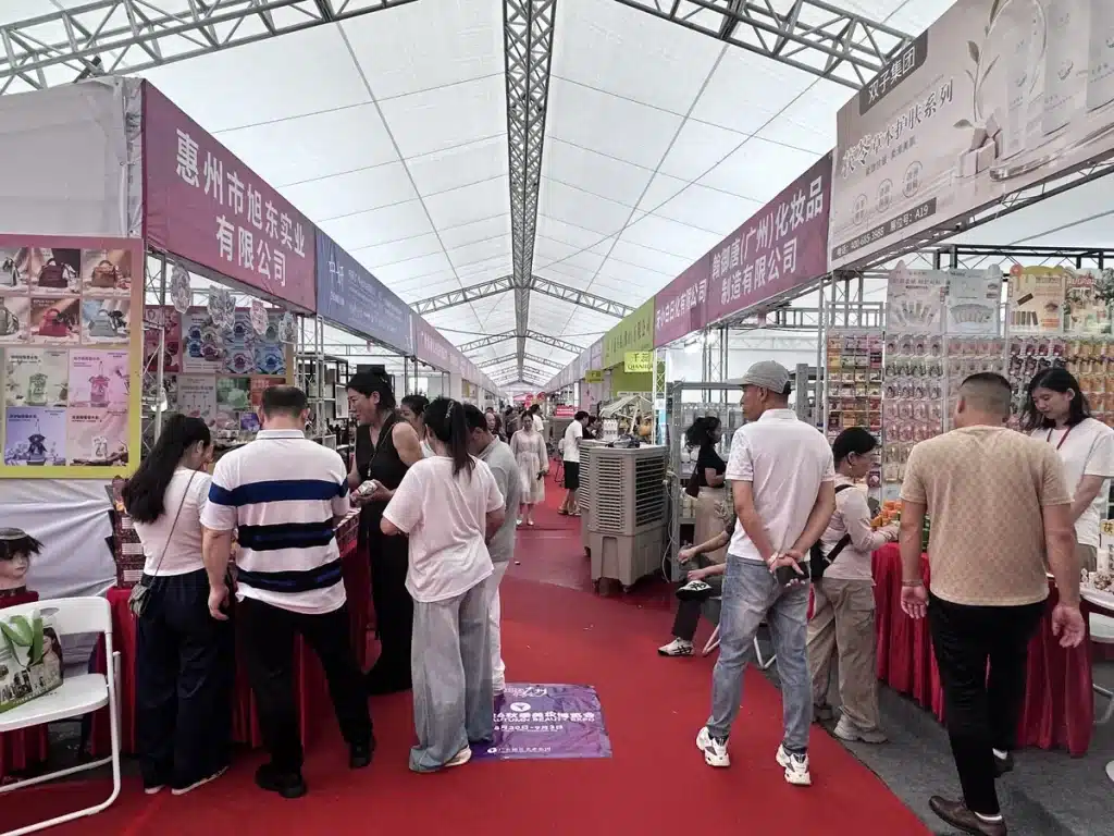 Busy sourcing aisle during day two of the YIFA 2026 Autumn Beauty Expo
